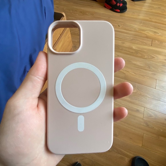 Iphone 12 Case - Picture 1 of 6